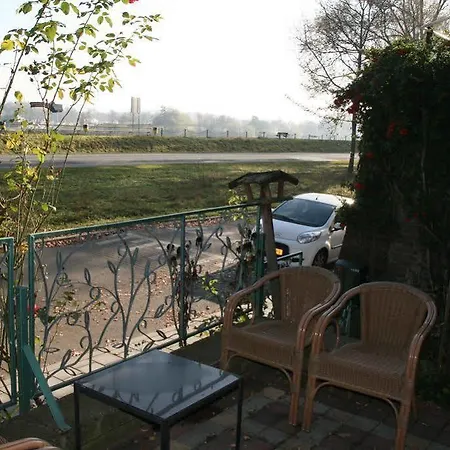 Holiday home Huisje Aan De Maas Maastricht